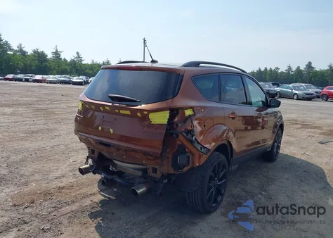 2017 Ford Escape Titanium из США, поврежденный, VIN 1FMCU9J97HUB84632